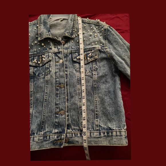 Women's Pearl Denim Jacket - Picture 7 of 8